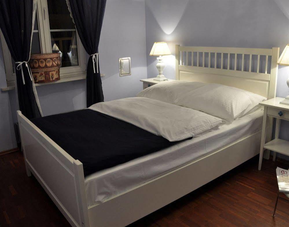 Chmielna Guest House Варшава Экстерьер фото