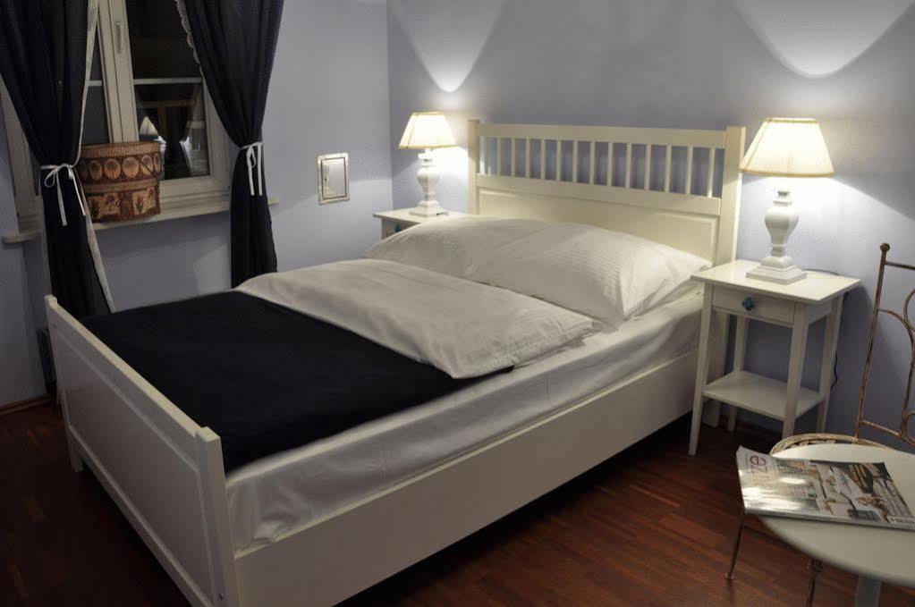 Chmielna Guest House Варшава Экстерьер фото