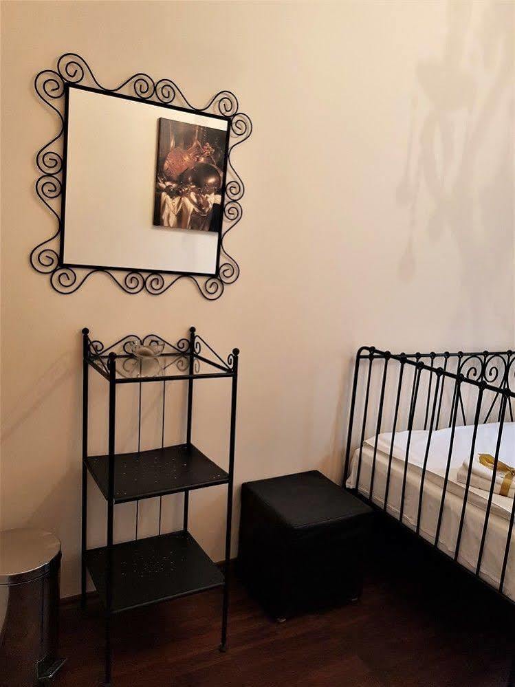 Chmielna Guest House Варшава Экстерьер фото